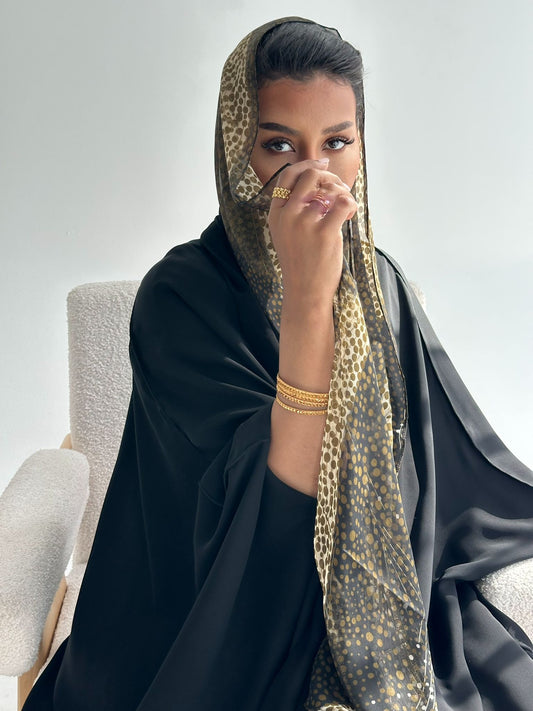 SC11  شيلة مطرز ذهبي واسود